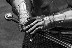 paxtonfearless:  Another Closeup of the armored hands..