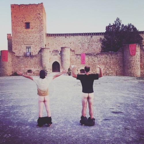 PEDRAZA | BUTTS These #butts look ready to battle outside this #medieval #castle! Great bit of #anon