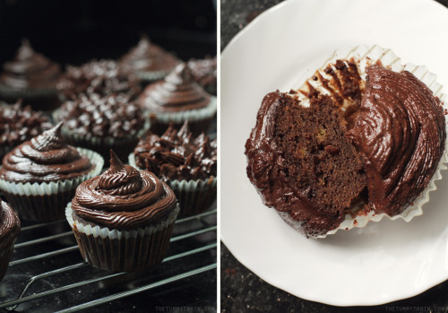  Chocolate Banana Cupcakes with Nutella Frosting 