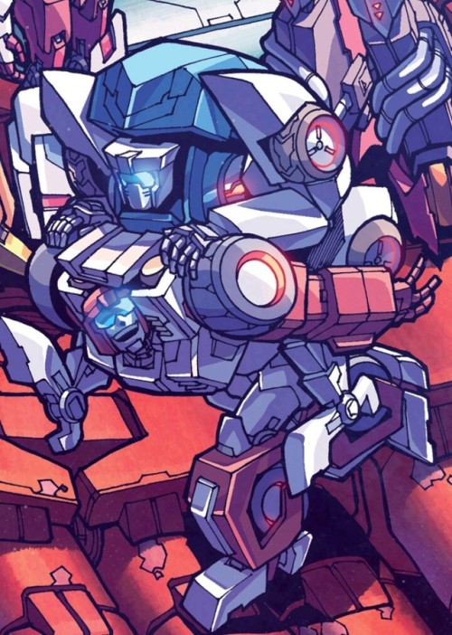 darkcybertron:  carmen-carmela:  Ok Tailgate getting piggy-back rides from everyone has given me life  jumping on someone’s back is tailgate’s signature move 