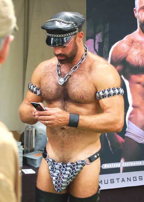 nippig:  http://nippig.tumblr.com/archive