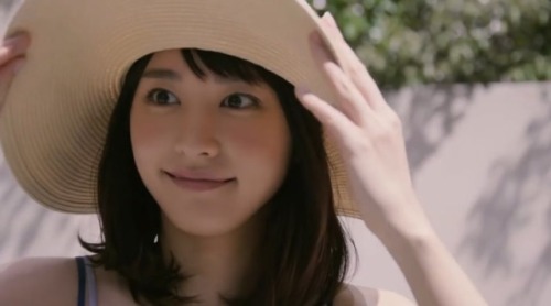 komedawara-katugenai:(ユリさんのツイート: “雪肌精の結衣ちゃん メイキングのお茶目なところも好きです それにしてもお美しい✨ はぁ…… ”から)