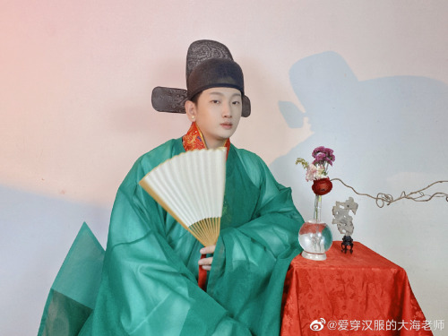 chinese hanfu by 爱穿汉服的大海老师