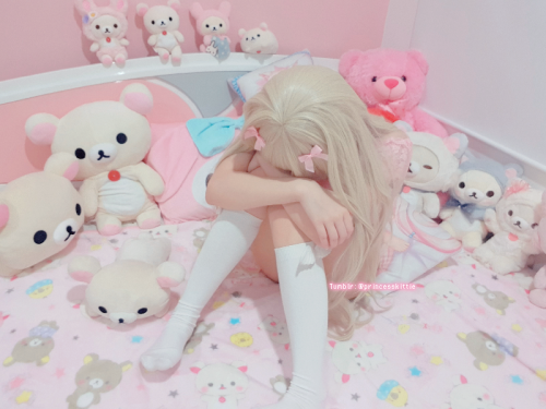 princesskittie:  Pouty doll~ spoil me!!♡ PATREON | Ko-Fi | Buy my exclusives |  Snapchat: @chocola_kittie | Insta: @smolchocola ♡