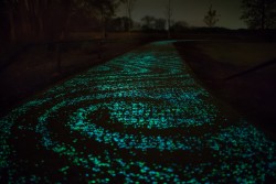 fer1972:  “Van Gogh Path”: A Bike Path inspired by Van Gogh’s “Starry Night” by Daan Roosegaarde