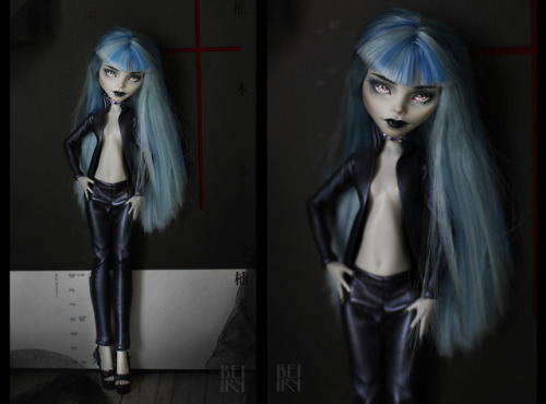 Sale  Monster High OOAK Ghoulia Yelps repaint custom doll 