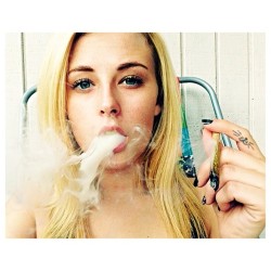 theganjagirls:  New Pic From @tiny_smokes