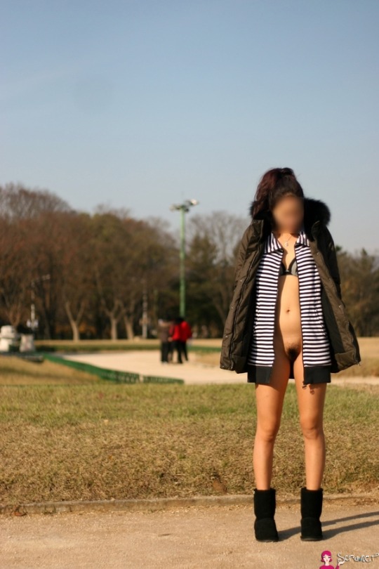 노팬으로 가을 소풍 떠나는 소라넷 노출녀