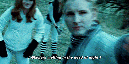blairwitchprojector: winterswake: Since when do vampires like baseball? Twilight