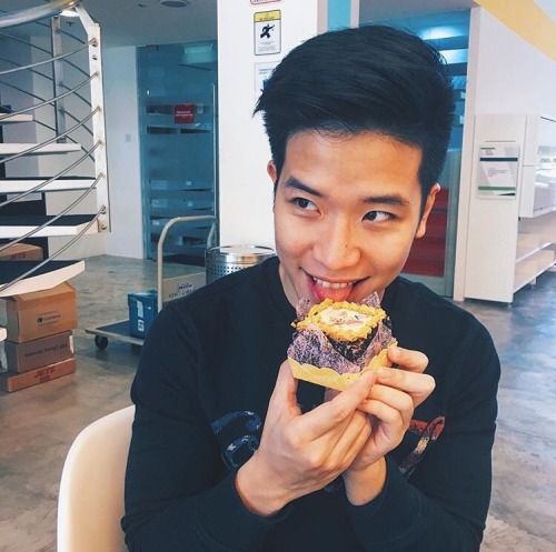 hotislandboys:  Wilfred Wong @wheelfret  