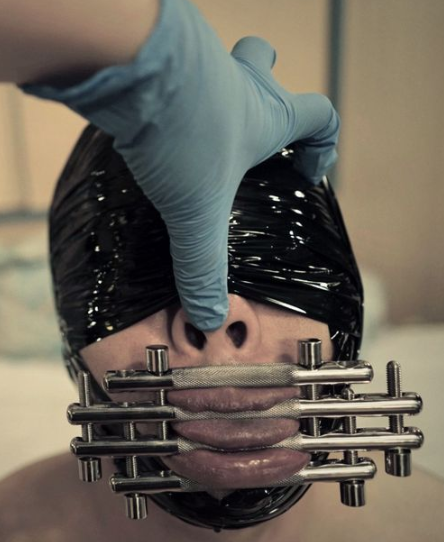 slaverubbergimp:what did you say gimp ???   speak up!!!!!! Nun ist Ruhe&hellip;.