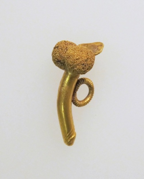 met-greekroman-art: Pendant in the form of a phallos by Greek and Roman ArtMedium: GoldPurchase by s