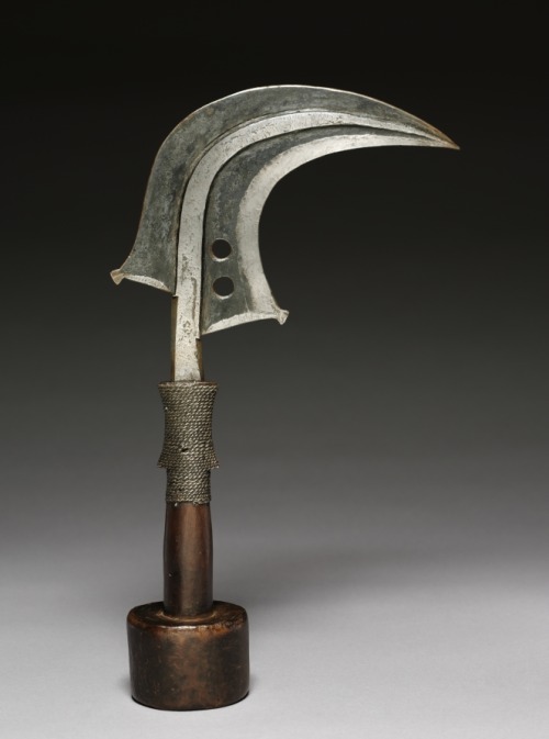 cma-african-art: Throwing Knife, 1800, Cleveland Museum of Art: African ArtSize: Overall: 36.5 cm (1