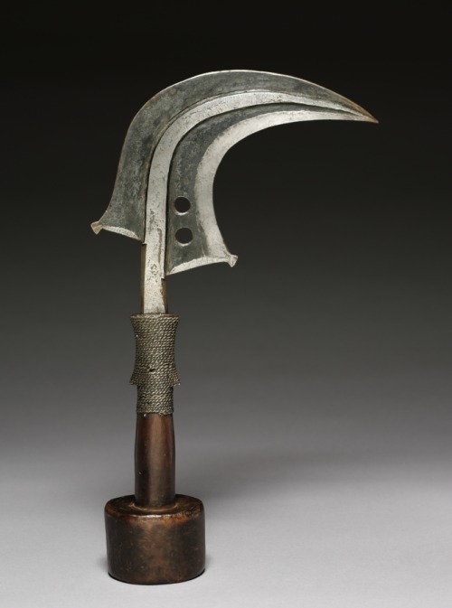 cma-african-art: Throwing Knife, 1800s, Cleveland Museum of Art: African ArtSize: Overall: 36.5 cm (