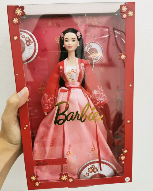 kukuandkookie:So…the upcoming Chinese New Year Barbie is in a hanfu? I have no idea if t