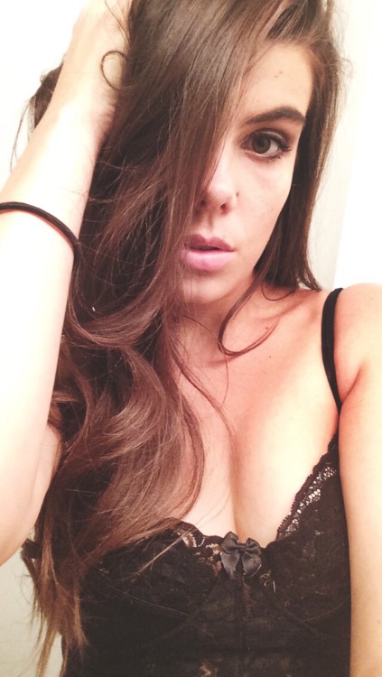 gotham-pretty:  I took this when I was drunk and thought I was bein rly hot lmao