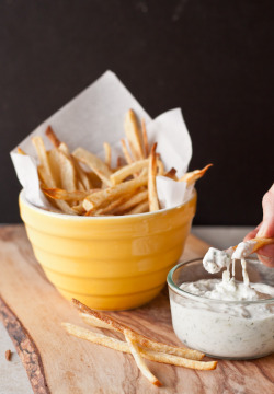 do-not-touch-my-food:  Spicy Oven Baked French Fries with Cucumber Raita