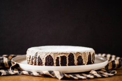 sweetoothgirl:  THE BEST GINGERBREAD CAKE WITH LEMON GLAZE  