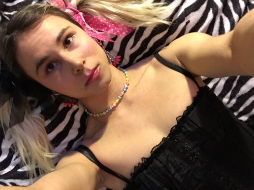 crossdressingprincess:  My attempt at being a doll