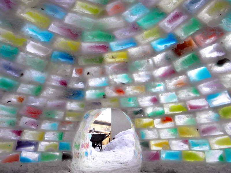 likeafieldmouse:  Daniel Gray and Kathleen Starrie - An igloo constructed out of