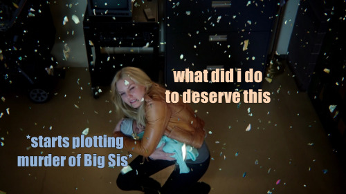 charming-like-meself:  Characters reaction to the Spell of Shattered Sight hitting Storybrooke. 