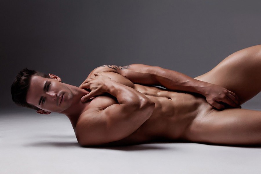 ahmenbeautifultobehold:  Alex Bueno ?