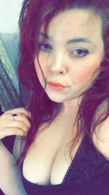 baiiservoussssss: I’m fucked up and stoned. Life’s given me nothing but shit lately and I’m over it 