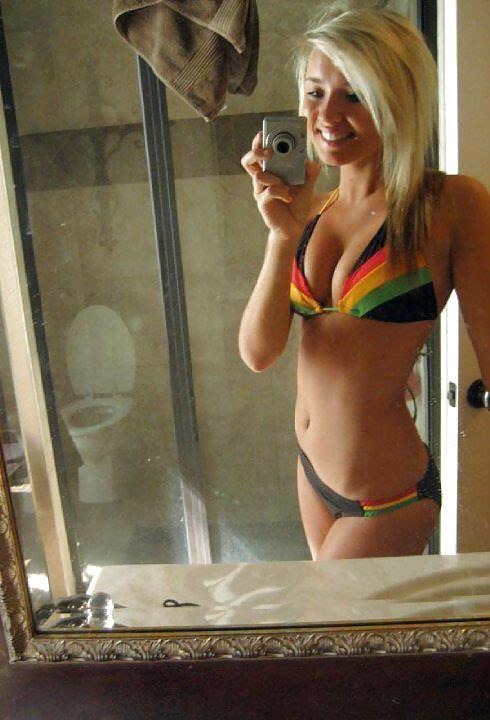 sarah-is-horny:  Don’t forget to visit my blog for more ;)