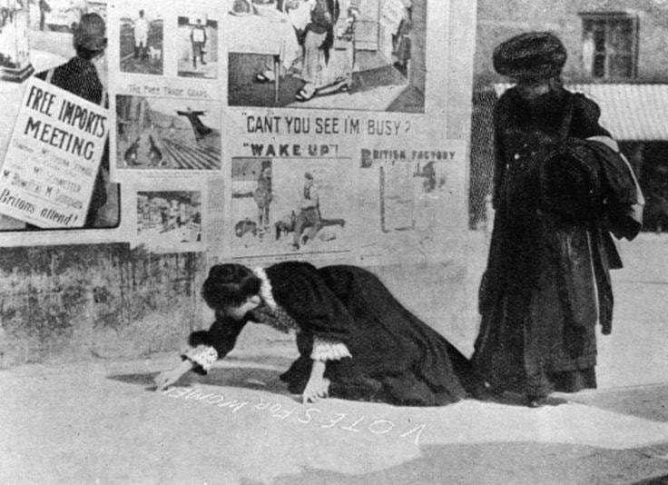 feminismohoy:  El feminismo de antes era el que valía la pena, ese que era pacifico,