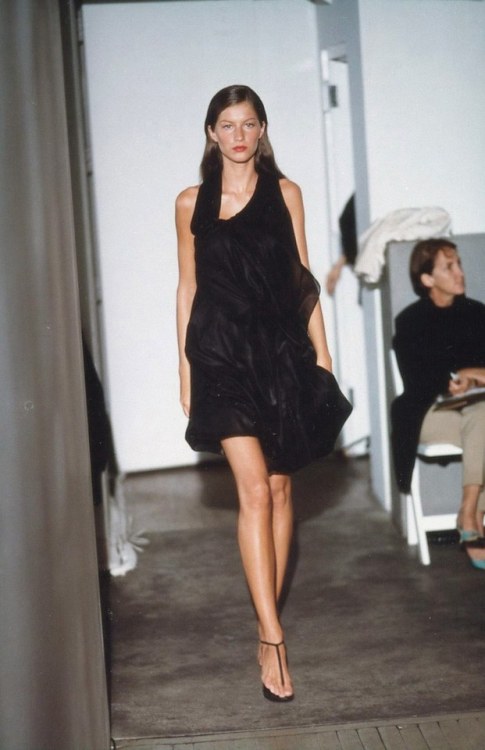 lelaid:Gisele Bundchen at Helmut Lang S/S 2000