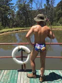 bernemboi:  alphabondsnewy: Budgys and tradie boots 👌🏼  Now that’s an ass I’d love to eat