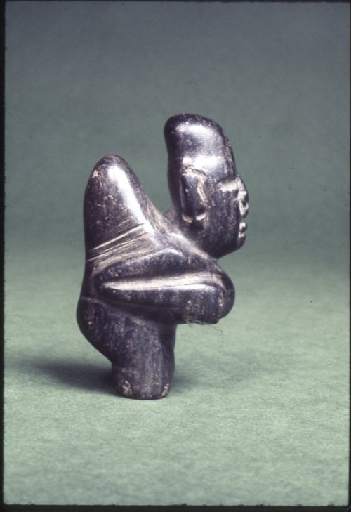 Black stone figurine (Olmec), 8.4cm high.