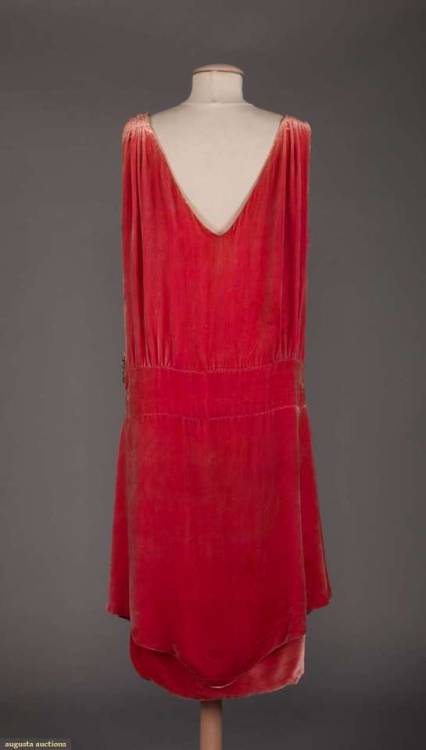 VELVET & LAME EVENING GOWN, MID 1920SPink velvet 1920s evening dress w/ gold lame & velvet s