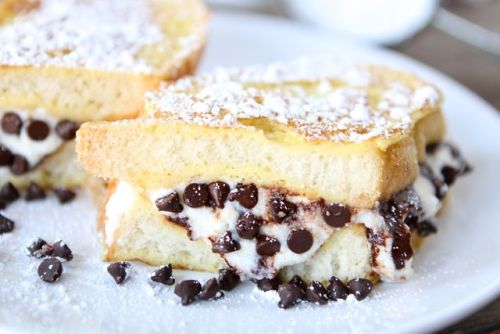 yumi-food:  Cannoli Stuffed French Toast 