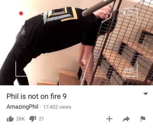 softe-boye: heckdan: someone who doesn’t watch amazingphil explain what’s happening here