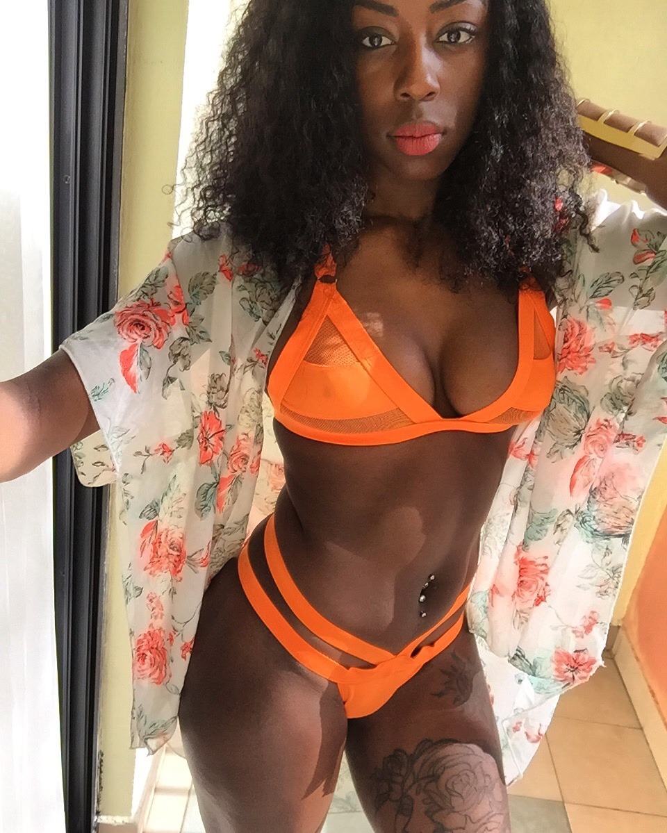 nexxesgoddess:  Just when I thought I couldn’t get any darker!!! The sun is eating
