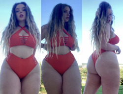 fullmoonbaddies:Oh my&hellip;. Nice little pawg 