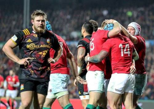 giantsorcowboys:  Smack That!Jack Nowell Scores For The Lions!Woof, Baby!