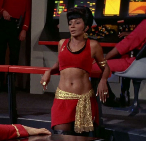 creepyjirachi:i heard that lieutenant uhura has an eight pack….. that lieutenant uhura is shredded