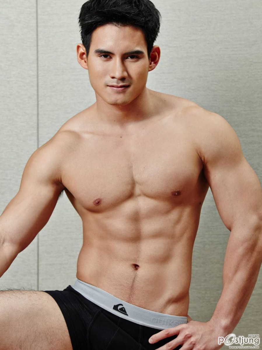 hunkxtwink:  Thai Muscleboy - Saharat Kluabmart  Hunkxtwink - More in my archive