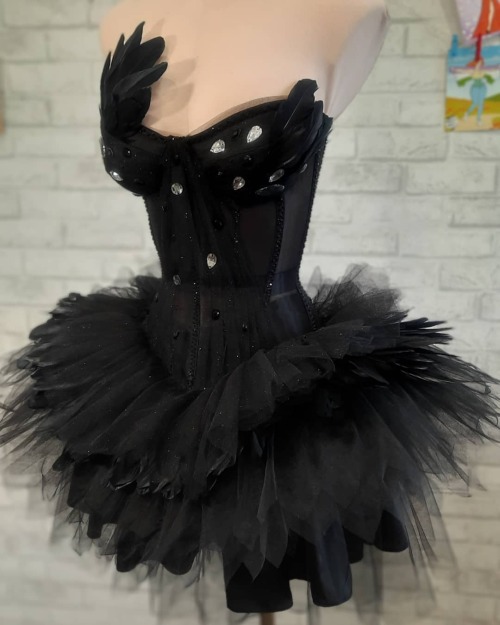 Black swan#cuppedcorset (at Город Абакан) https://www.instagram.com/p/CUz3rMmsGOy/?utm_medium=tumb