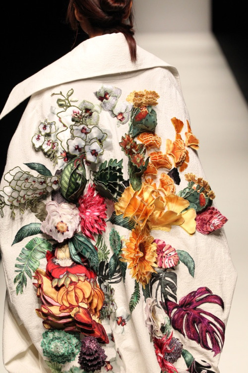 fleurilie:Floral details at Nguyen Cong Tri Nº10