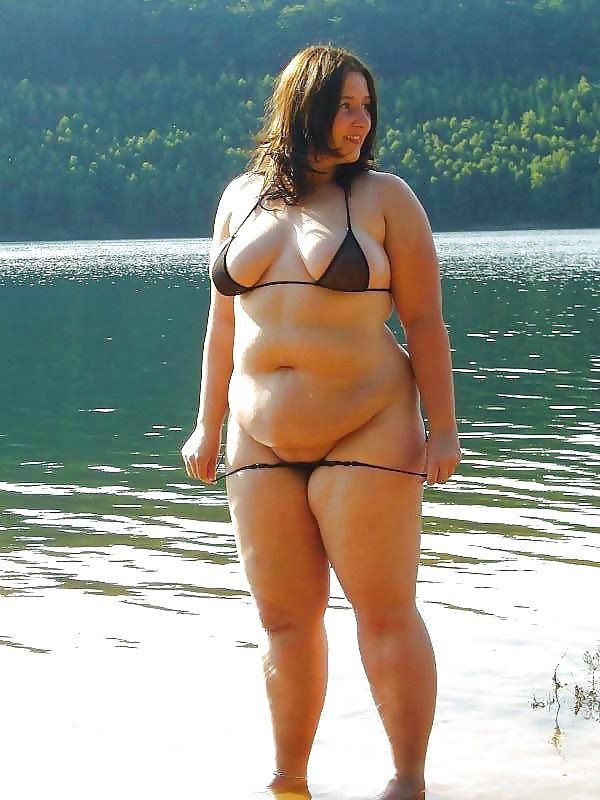 juicyhotbbwfatties:  Wanna fuck a big fatty? - CLICK HERE! 
