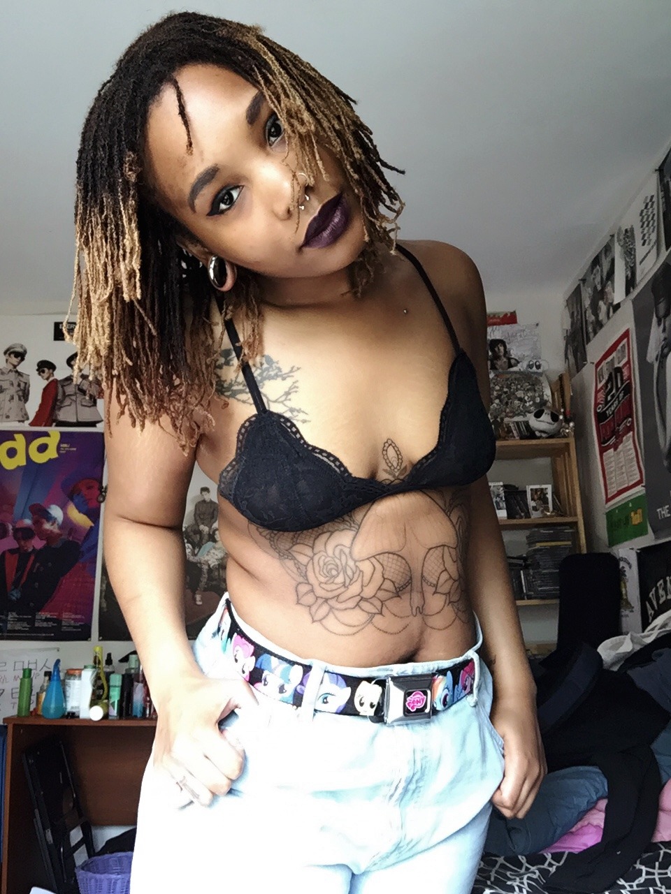 excusemehotchocolate:  My rooms a mess and so is my life but I’m in love with this