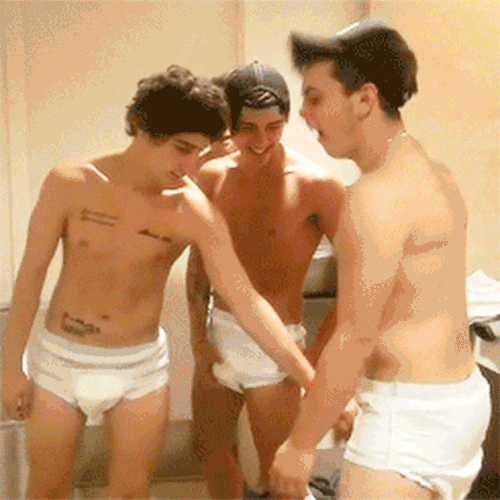 male-celebs-naked:  Jai and Luke Brooks 7See more here