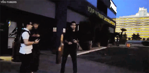 btrrubiusmahe:  tu tumblr no esta completo si no tenes a vegetta bailando  