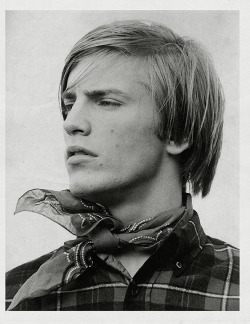 theaterforthepoor:  Joe Dallesandro by Paul