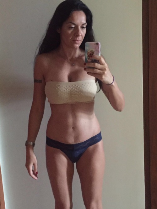 XXX fantasylovingwife:  I think I am fit photo