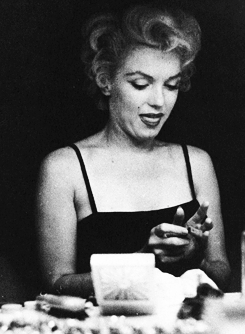 Porn Pics  Marilyn Monroe photographed by am Shaw,