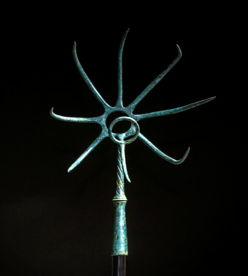 archaicwonder:  Etruscan Bronze Harpago, c. 7th Century BCAn underwater sponge collecting hook.